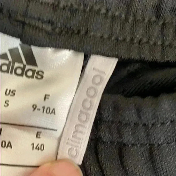 Adidas boys sweats - Picture 7 of 7